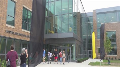 Upper Arlington community gets first look at new high school | 10tv.com