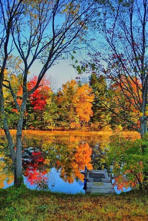 Robert on Twitter | Beautiful nature, Beautiful landscapes, Autumn lake