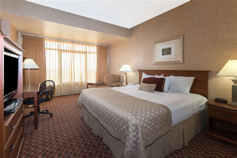 Ramada by Wyndham Topeka Downtown Hotel & Convention Center | Topeka ...