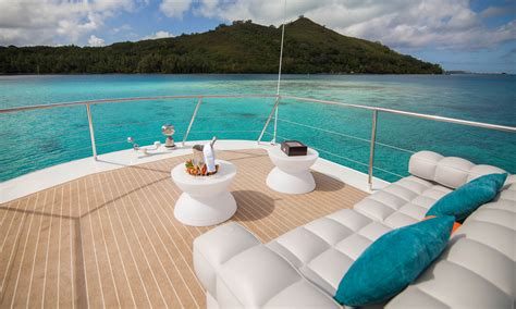 Bora Bora Lagoon Limo Sunset Cruise | Tahiti.com