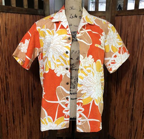 Vintage 1950's Kamehameha Hawaiian Aloha Orange and Yellow | Etsy | Vintage aloha, Yellow button ...