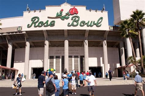 Bruin fans face enhanced screening rules to get into the Rose Bowl | UCLA