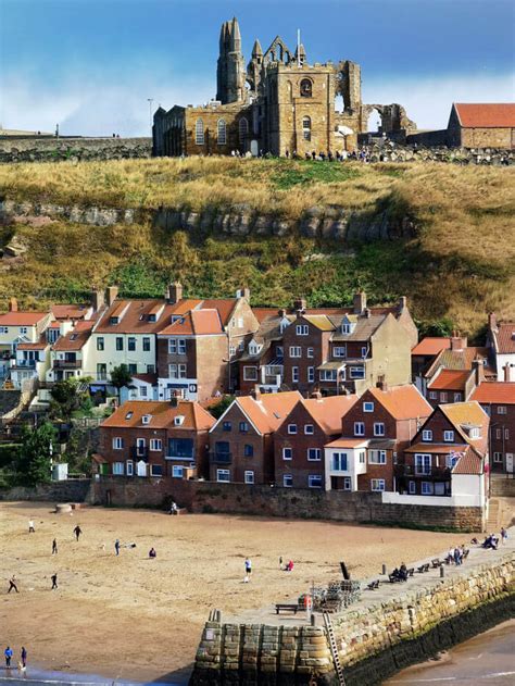 Visiting Whitby: 15 of the best things to do in Whitby - Helen on her ...