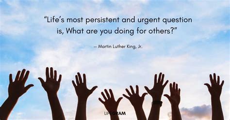 51 Inspiring Quotes About Volunteering and Giving Back