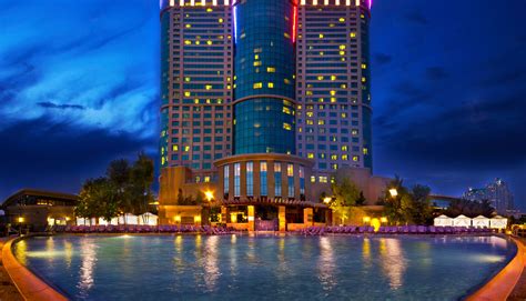 Fox Tower Pool at Foxwoods | Mashantucket, CT