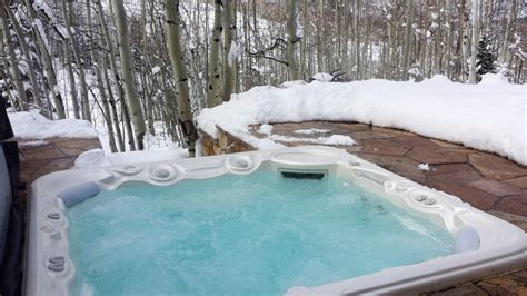 10 Tips for Using your Hot Tub in Winter | Hot Spring Spas