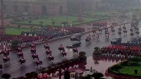 'Beating the Retreat' ceremony begins at Vijay Chowk in Delhi