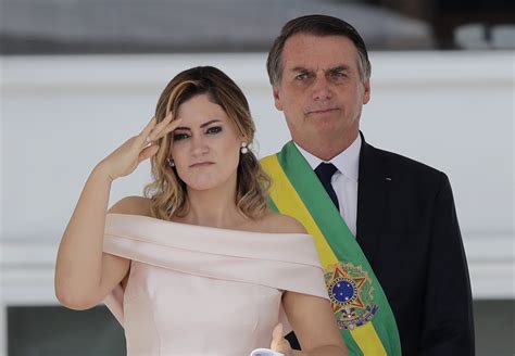 Macron calls Bolsonaro 'extraordinarily rude' after insults about wife ...