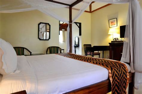 Lake-Naivasha-Country-Club-Deluxe-Room - Safaris in Kenya , Africa