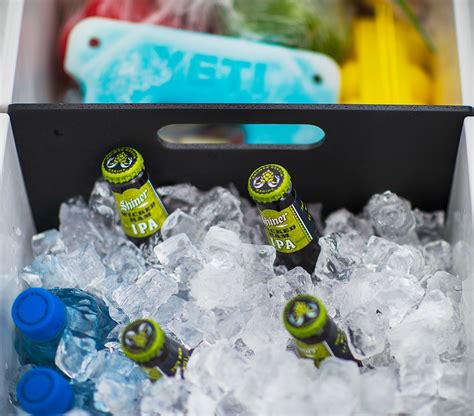 Hard Cooler Accessories - Tundra® Dividers | YETI Australia