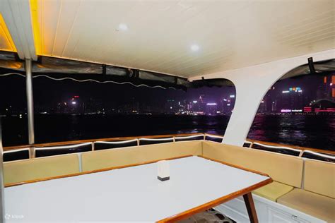 [Victoria Harbour Cruise]OneYacht-Yacht experience(Unlimited drinks ...