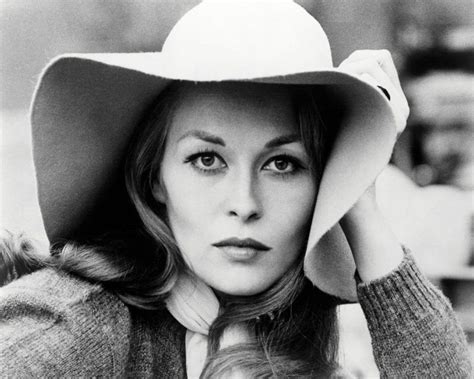 Fascinating Photos of Faye Dunaway in the ‘70s | Vintage News Daily