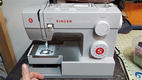 What Bobbin does the Singer 44S Heavy Duty Sewing Machine use? - YouTube