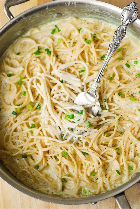 Four Cheese Garlic White Cream Pasta Sauce - Julia's Album