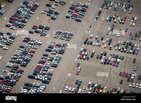 Parking lot aerial hi-res stock photography and images - Alamy