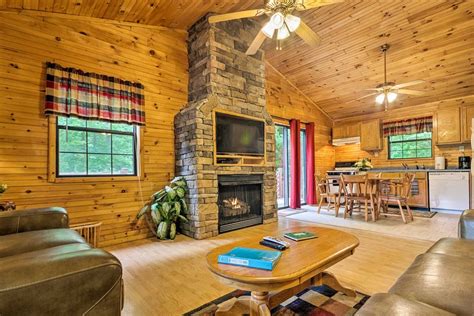 Bryson City Cabin in Smoky Mountains w/ Hot Tub! - UPDATED 2021 ...