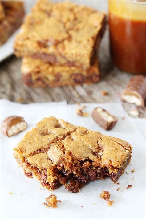 Twix Caramel Cookie Bars | Cookie Bar Recipe