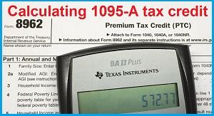 How is the 1095-A monthly ACA tax credit calculated?