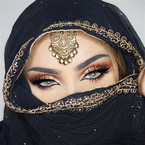 ღ sαℓσмé ∂єsєrτ ღ | Bollywood makeup, Glamorous makeup, Arabic eye makeup