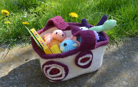 Flower Basket #anastaciaknits | Felted crochet, Crochet basket, Crochet flowers