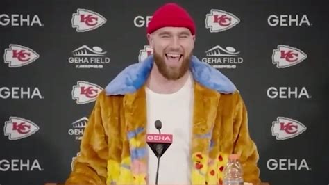 Travis Kelce gets interviewed by mom after Chiefs beat Steelers (video) - Sports Illustrated