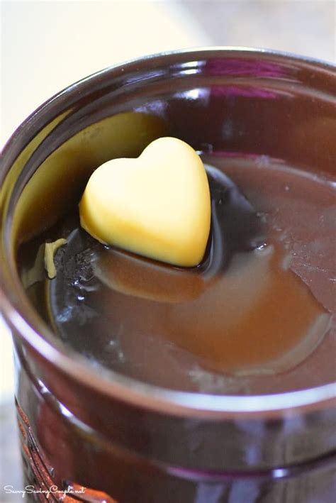 How to make Beeswax Wax Melts (Natural and Easy DIY)