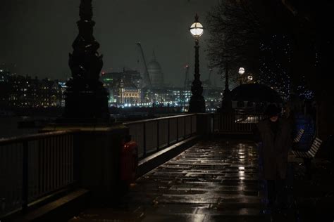 A rainy night in London - ANDY SILLETT PHOTOGRAPHY