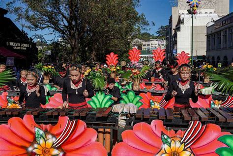 Popular flower festival returns in the Philippines - UCA News