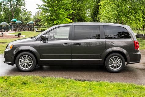 2017 Dodge Grand Caravan Pricing - For Sale | Edmunds