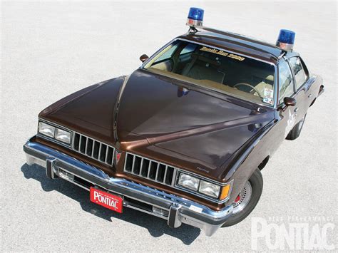 1977 Pontiac LeMans - Sheriff Buford T. Justice '77 Grand LeMans Sedan ...