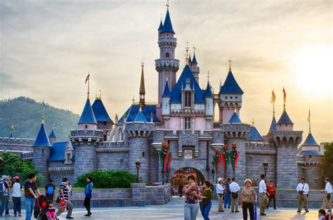 Hong Kong Disneyland to Close Again Due to Outbreak - Crazy for Disney World