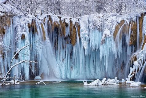 23 Of The Most Incredible Icy Waterfalls Around The World - Snow Addiction - News about ...