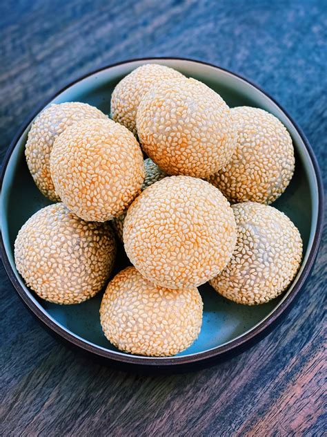 Deep-Fried Sesame Ball (5 Ingredients Grandma's Recipe) - Tiffy Cooks