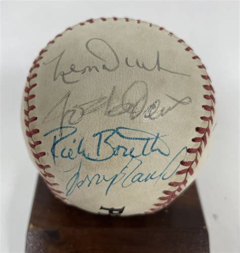 AACS Autographs: 1982 Chicago Cubs Autographed Official National League ...