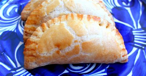 Empanadas de Queso + VIDEO | Mamá Maggie's Kitchen