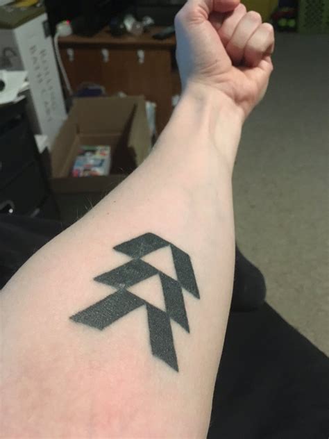 Destiny Titan Symbol Tattoo : I Ve Been A Hunter Since The D1 Beta And ...