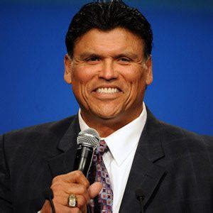 Anthony Munoz - Age, Family, Bio | Famous Birthdays