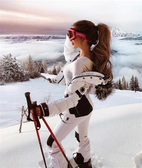 Inspiration : Ready for ski!? caro_e_ ... ⚡ | Skiing outfit, Winter outfits snow, Womens ski outfits