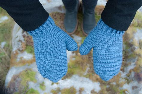 Easy Warm Winter Mittens | FaveCrafts.com