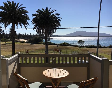 BERMAGUI BEACH HOTEL (AU$57): 2021 Prices & Reviews - Photos of Hostel ...