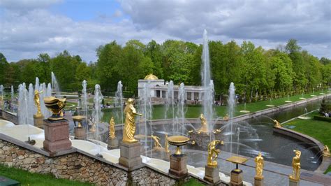 Peterhof fountains - Palace and park