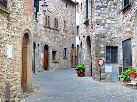 Visiting Radda in Chianti – where to stay, eat and taste outstanding wine