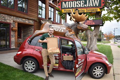 Moosejaw Pizza: Happiness Delivered - Dryftlist