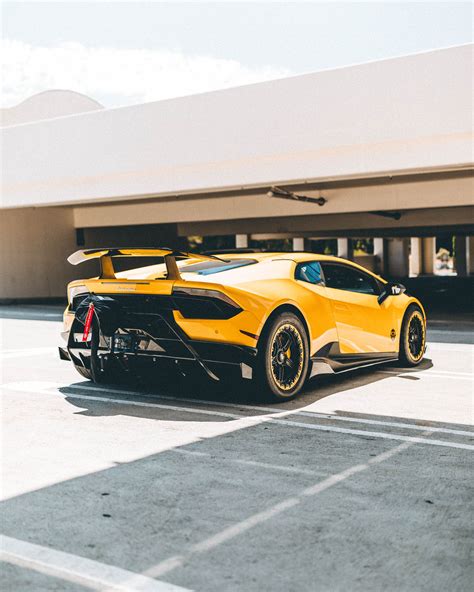 Yellow Lamborghini Huracan Performante - MV Forged | Bespoke Wheels