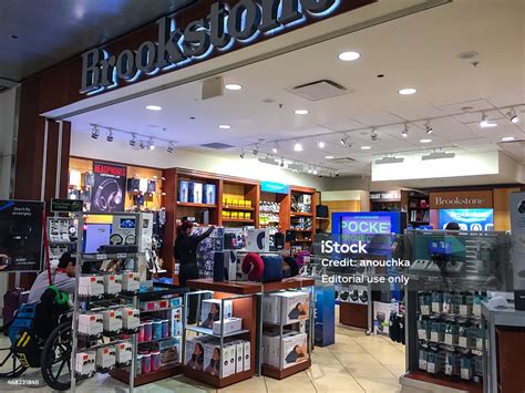 Brookstone Store At Miami International Airport Stock Photo - Download ...