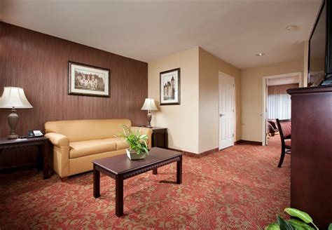 Hotel Rooms and Suites in Anaheim California | Castle Inn & Suites