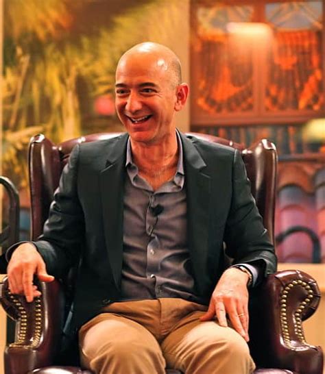 Jeff Bezos's Leadership Style: Top 3 Leadership Qualities of Amazon's CEO