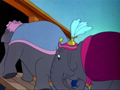 Dumbo - Classic Disney Image (4611944) - Fanpop