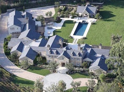 Joel and Victoria Osteen's houses: Where do they live today? - Tuko.co.ke