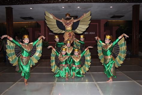 Seni Budaya Sintang: Tari Garuda